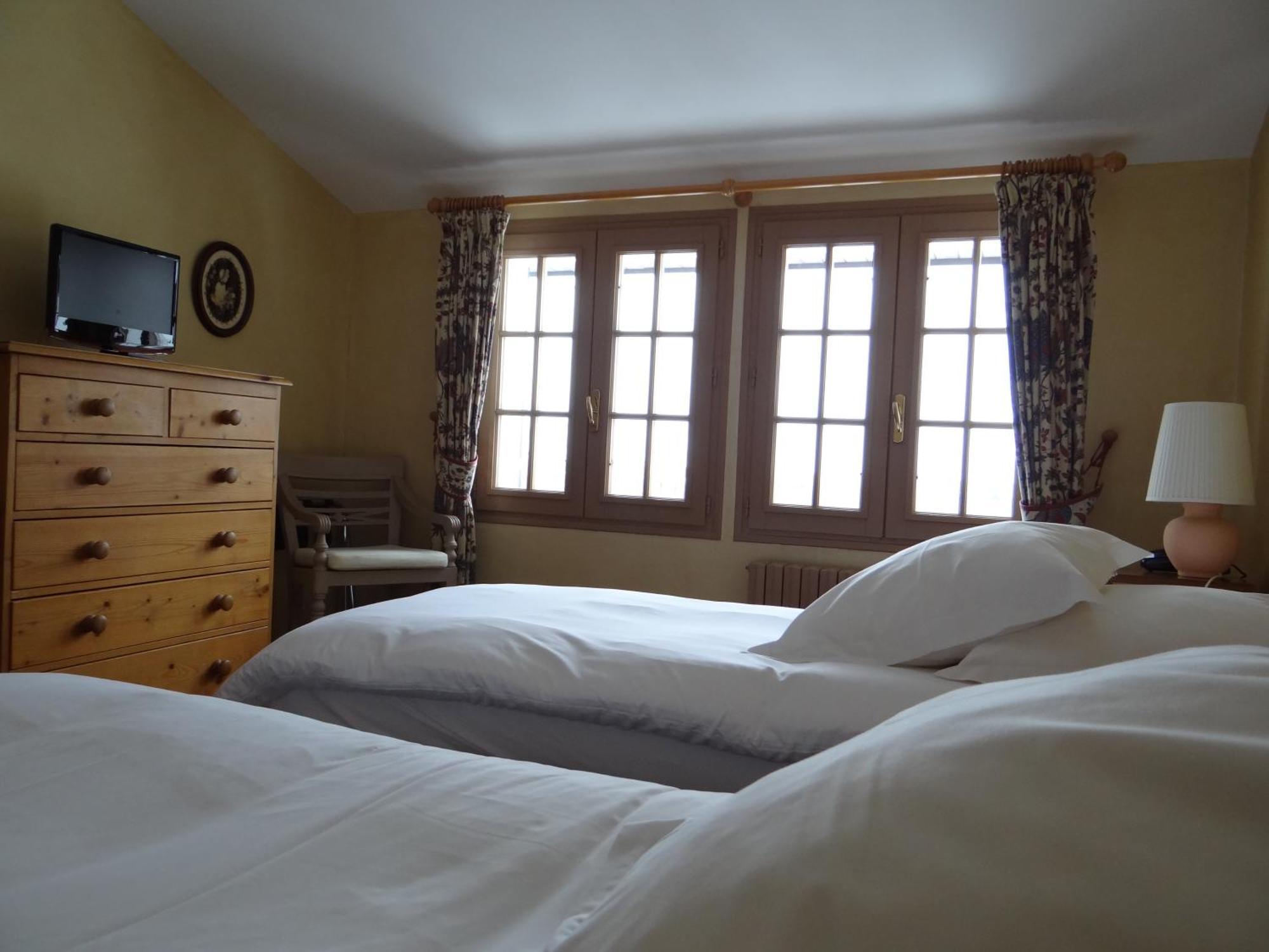 Auberge Des Chasseurs Échenevex Стая снимка