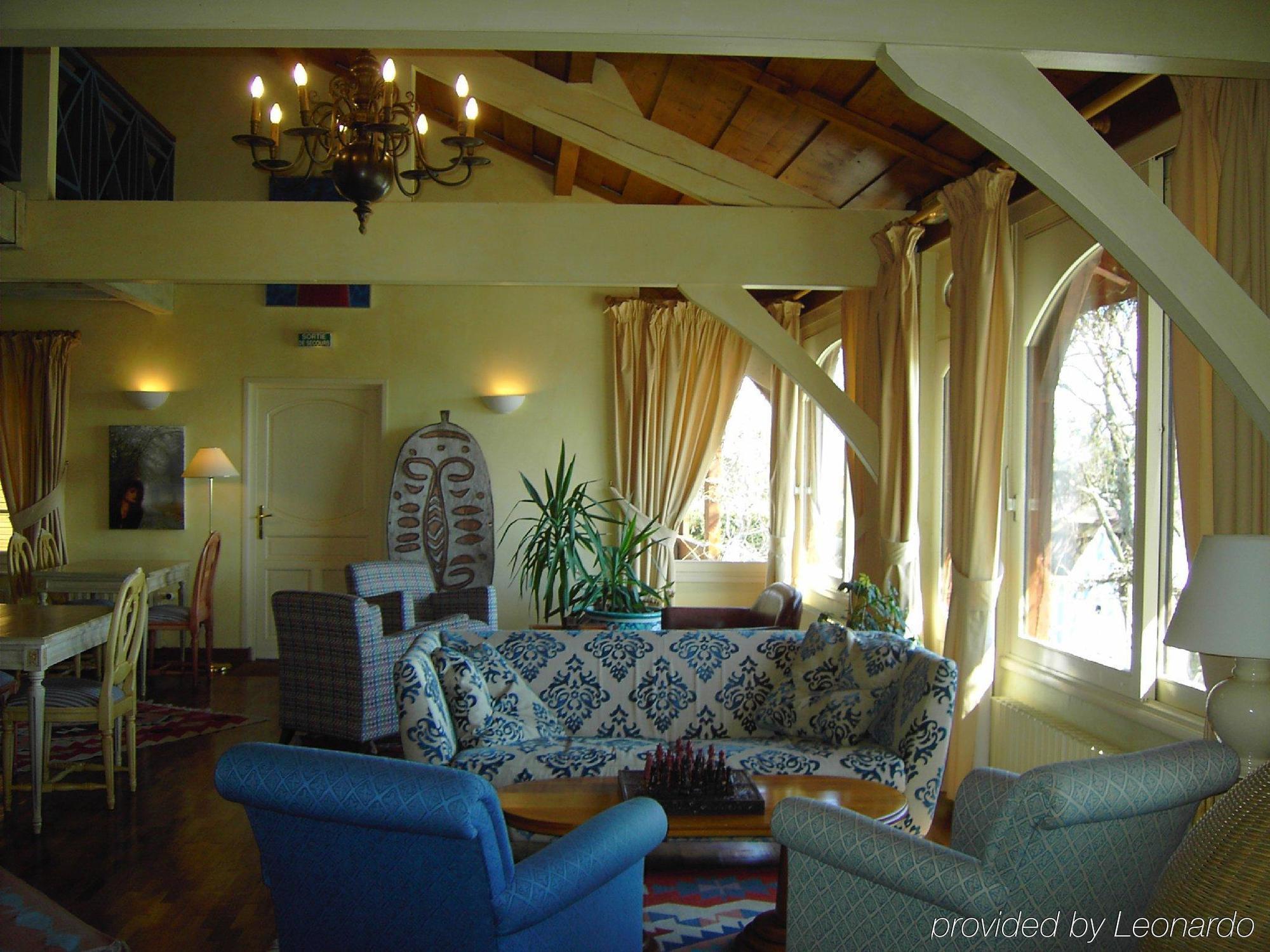 Auberge Des Chasseurs Échenevex Интериор снимка