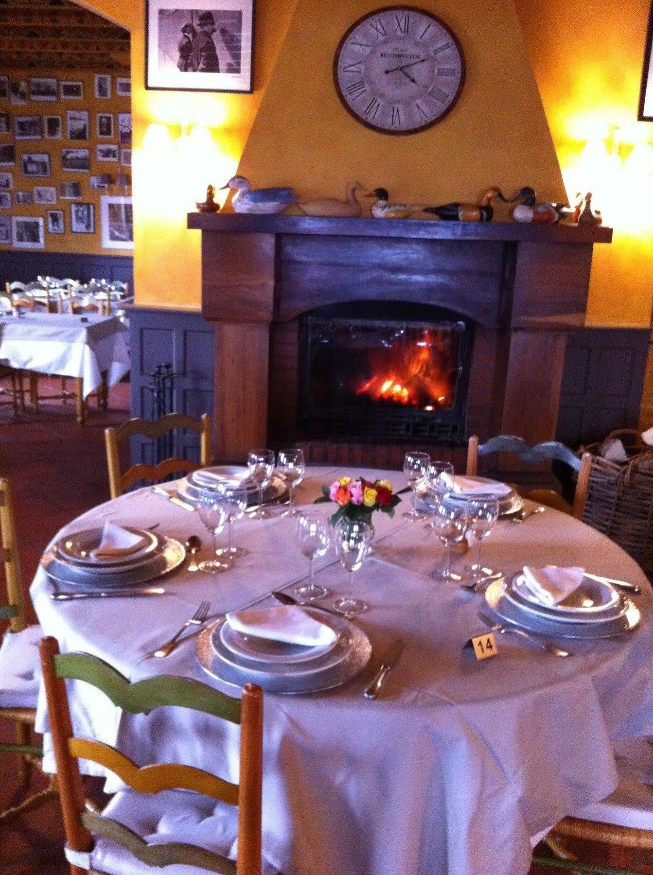 Auberge Des Chasseurs Échenevex Екстериор снимка